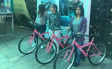 Neza entrega mil bicis a alumnos destacados de nivel medio superior y superior
