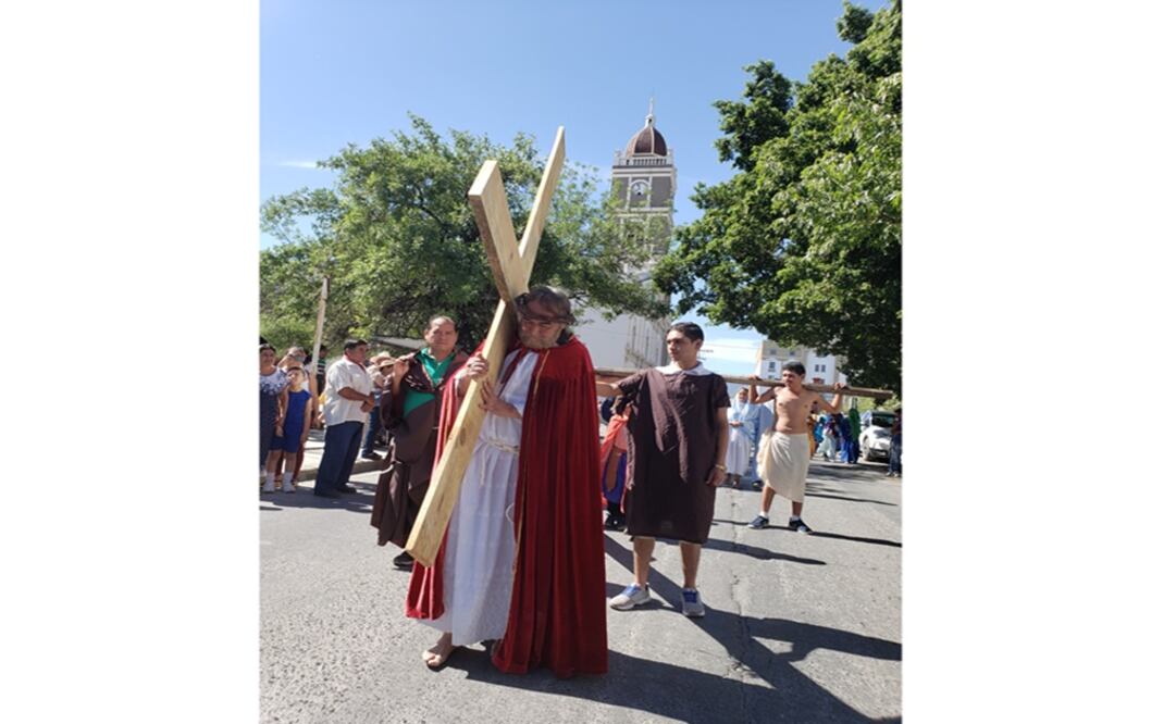 José Luis Rodríguez cumplió 43 años de interpretar a Jesús de Nazareth en el viacrucis viviente. Foto: Roberto Aguilar