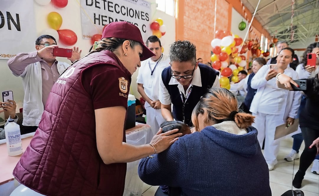 Autoridades mexiquenses señalaron que en la vacunación contra el sarampión se está dando prioridad a los menores de 10 años; en clínicas del IMSS se realiza la aplicación del biológico sin importar a qué sistema de salud están afiliados. Foto: Especial