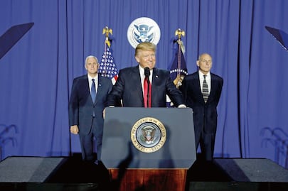 Ordena Trump levantar el muro