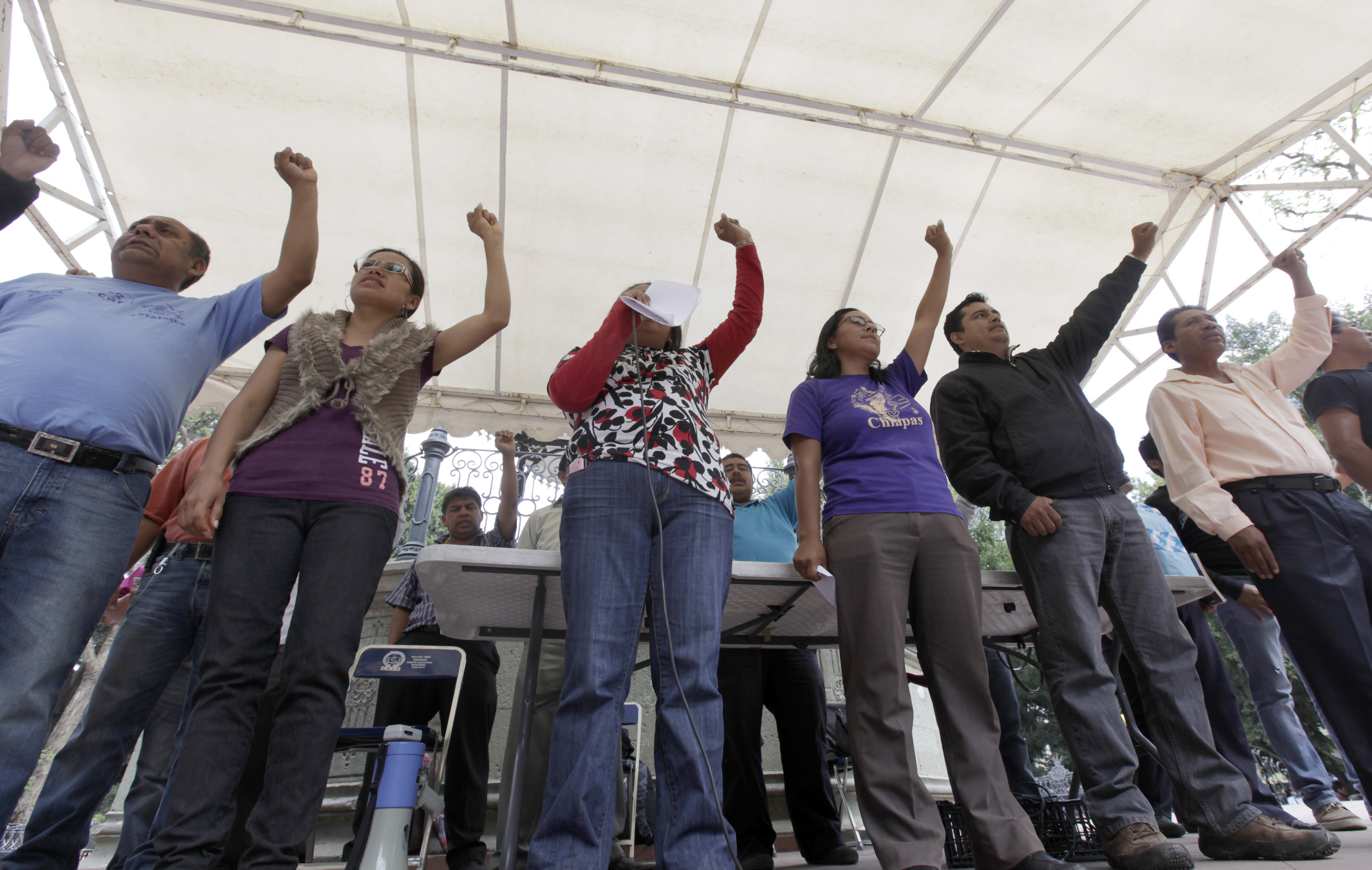 AMLO y las fuerzas de Elba Esther