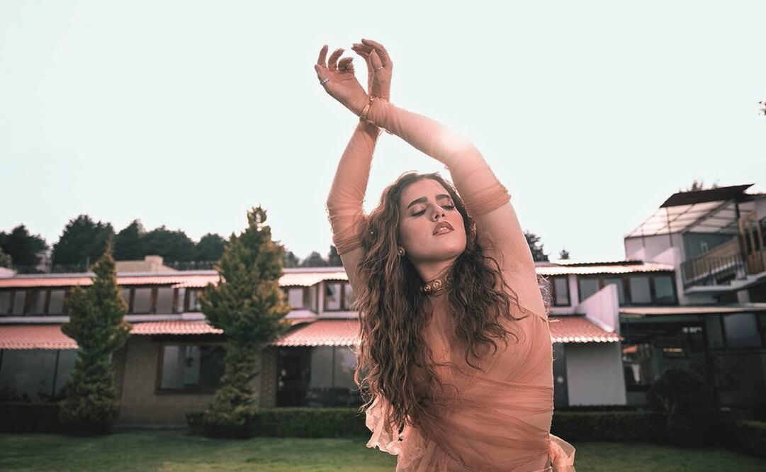 La cantante promociona su sencillo “Volver”, una reinterpretación del tema de su abuelo Chente. Foto: Johnny Barcenas/ Universal Music