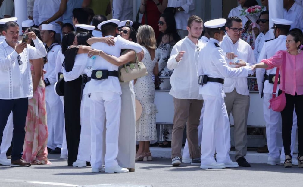 La presidenta de México, Claudia Sheinbaum Pardo, encabezó el 112 aniversario de la defensa del Puerto de Veracruz y jura de bandera de las y los cadetes de la Secretaría de Marina (Semar), en la Heroica Escuela Naval Militar, Antón Lizardo. Foto: Fernanda Rojas / EL UNIVERSAL