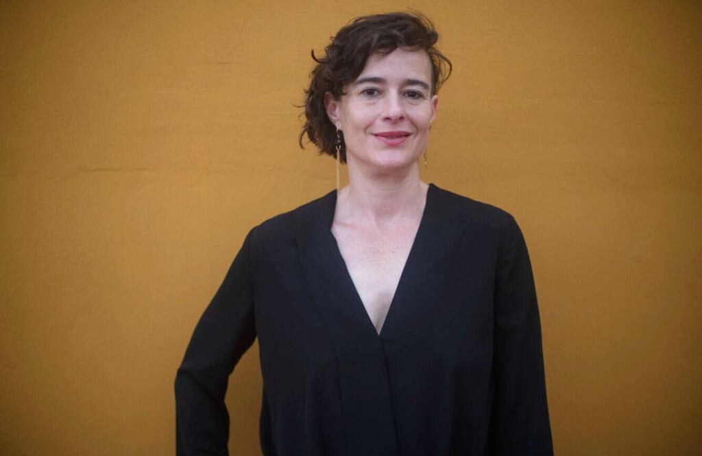 La escritora presento su libro "Los muros de aire y otras crónicas de la frontera” en el Hay Festival Querétaro 2023.
Foto: Hay Festival, cortesía