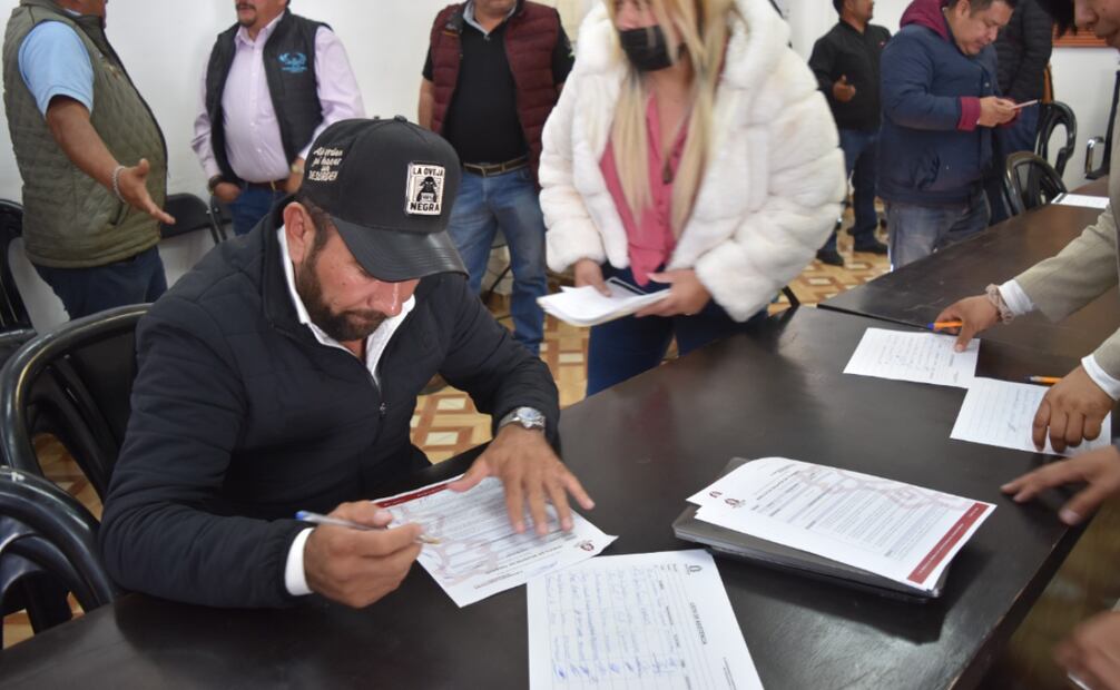 Suspenden 30 días aplicación de Bando municipal que restringía tránsito de unidades de carga en Teoloyucan.
Foto: Especial.