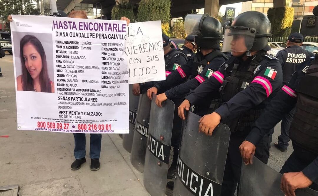Amigos y familiares de Diana Peña cerraron la autopista Chamapa- La Venta. Foto: Rebeca Jiménez. EL UNIVERSAL