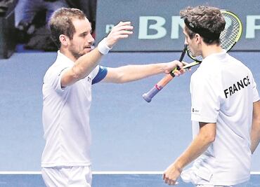 Francia se acerca a la Copa Davis