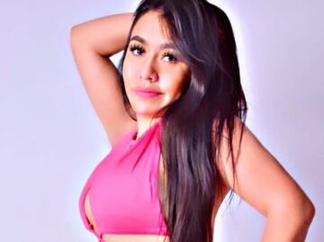 La Pompis modela minivestido con transparencias y conquistó la red