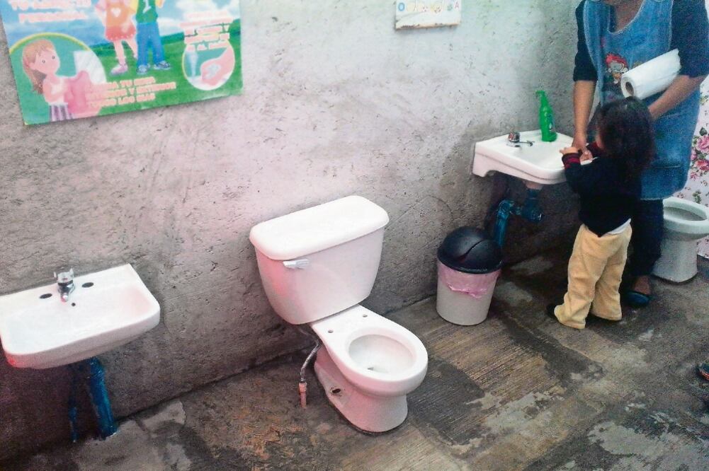 Padres de familia detectaron irregularidades en las guarderías subrogadas por la Sedesol, luego de que uno de ellos constató que su hijo seguía en las listas oficiales de la estancia infantil “Convención”, pese a que ya no asistía (FOTOS: CIUDADANOSMX)