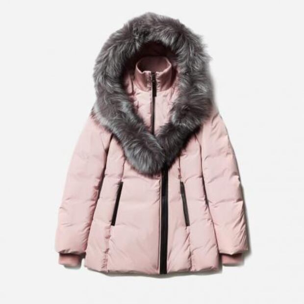 Así es como la industria de la moda y belleza apoya la lucha contra el cáncer de mama