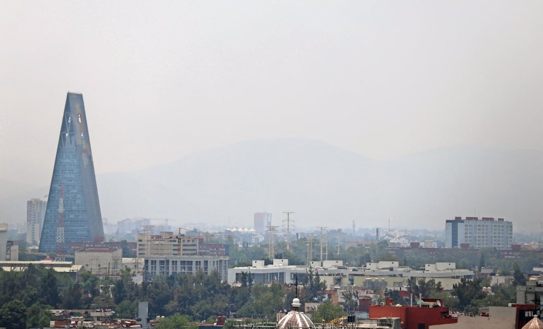 Expertos exhortaron a diseñar una política pública en la que se reduzca la generación de contaminantes, pues persiste la mala calidad del aire. Foto: de Iván Montaño. El Universal