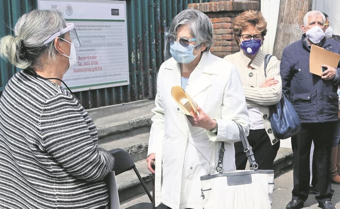 Los adultos mayores tendrán del 9 de agosto al 5 de septiembre para acudir a módulos de registro. Foto: Archivo. El Universal
