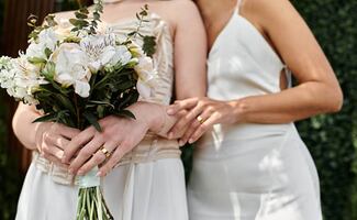Bolivia registra su primer matrimonio civil entre personas del mismo sexo; colectivos destacan 4 años de lucha