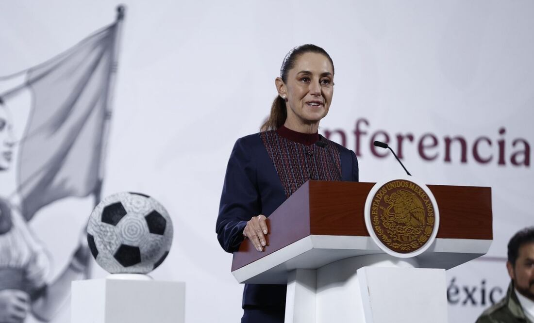 Claudia Sheinbaum en su conferencia matutina del 18 de noviembre de 2025. Foto: Berenice Fregoso/EL UNIVERSAL
