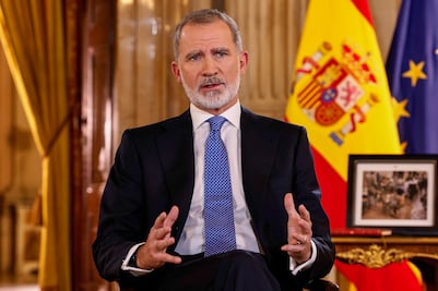Felipe VI, rey de España, advierte "crisis de confianza" en las democracias; "las ideas propias nunca pueden ser dogmas", dice