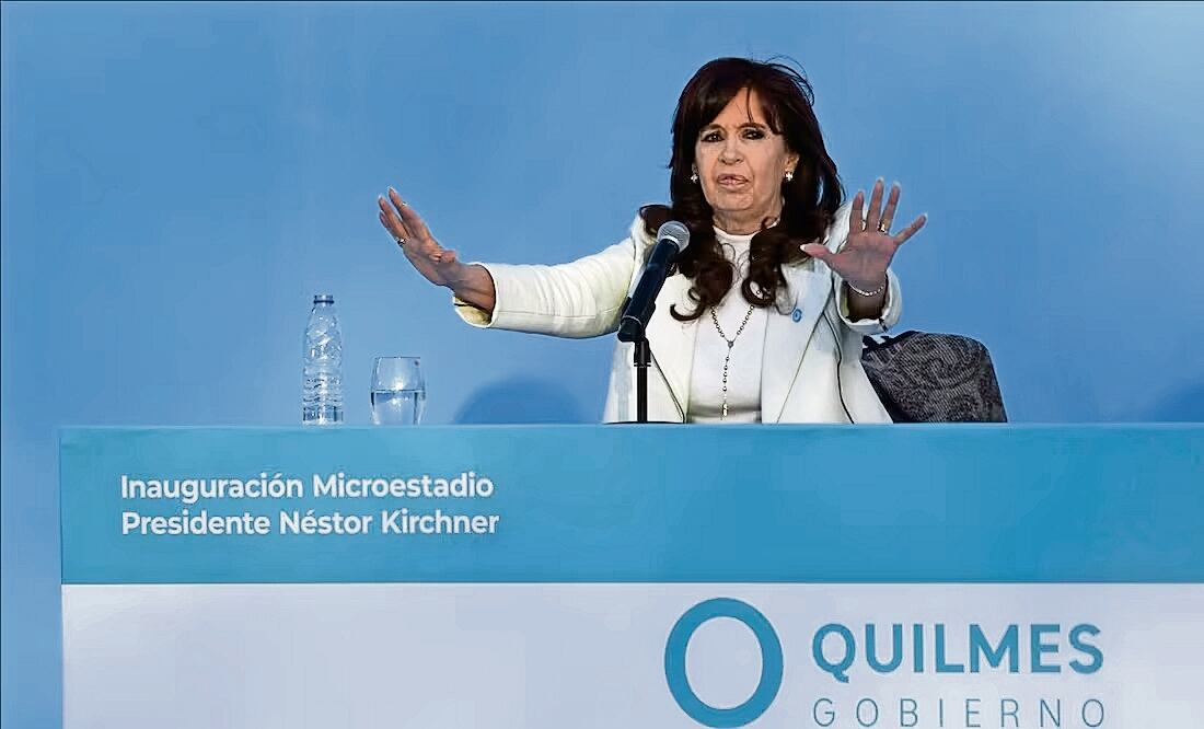 La ex vicepresidenta Cristina Fernández de Kirchner enfrenta su primer juicio como víctima por atentado de asesinato. Foto: AP/Archivo