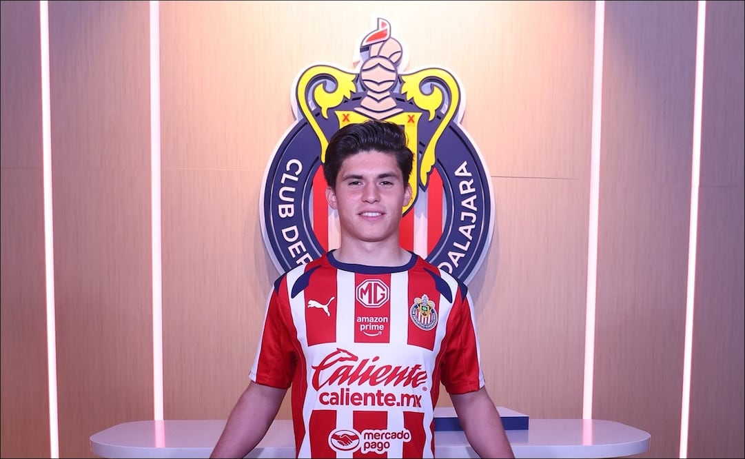 Chivas presenta a Jonathan Pérez como su tercera y última contratación para el Clausura 2026 / FOTO: @Chivas