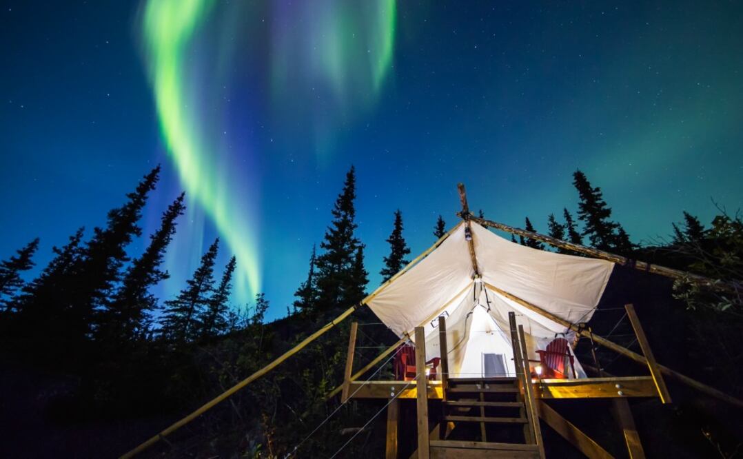 La Reserva y Parque Nacional Denali es de los mejores sitios para apreciar auroras boreales, sobre todo en otoño. (Foto: Istock)