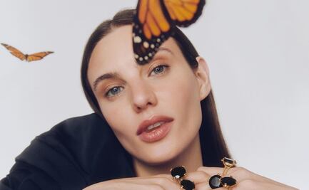 Macarena Achaga posa con espectacular vestido metálico para Vogue