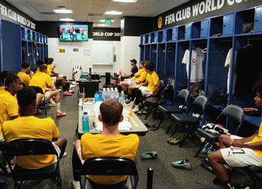 Mundial de Clubes: Los suplentes del Borussia Dortmund no aguantaron el calor; vieron el partido desde el vestidor