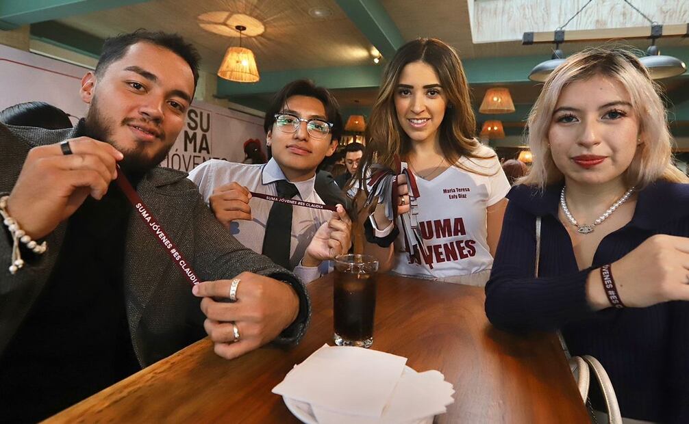 Encuentro de SUMA JÓVENES en apoyo a Claudia Sheinbaum, organización "SUMA Construyendo Sociedad" quienes darán a conocer una agenda de trabajo para apoyar a la Doctora Claudia Sheinbaum, aspirante a la Coordinación Nacional en Defensa de la 4T. Foto: Berenice Fregoso/EL UNIVERSAL