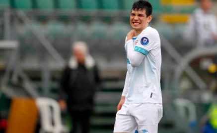 Chucky Lozano marca y sale lesionado con el PSV