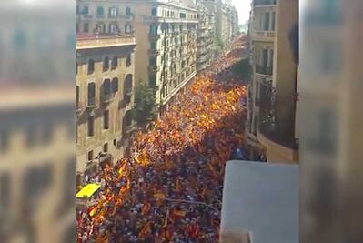 Miles se manifiestan contra independencia de Cataluña