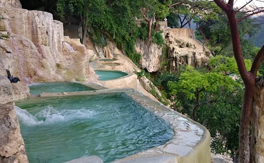 Pozas en Grutas de Tolantongo. / Foto: tomada de sitio web Grutas de Tolantongo.