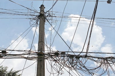 Incertidumbre por uso de postes limita servicios telecom