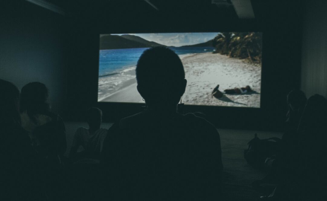 No necesitas esperar a la quincena para ver una película en el cine porque estos lugares hasta palomitas tes dan. (Foto: Unsplash)