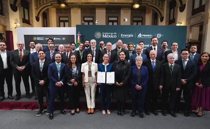 México y gasolineros firman acuerdo para poner tope al precio de la gasolina a 24 pesos; entra en vigor la próxima semana