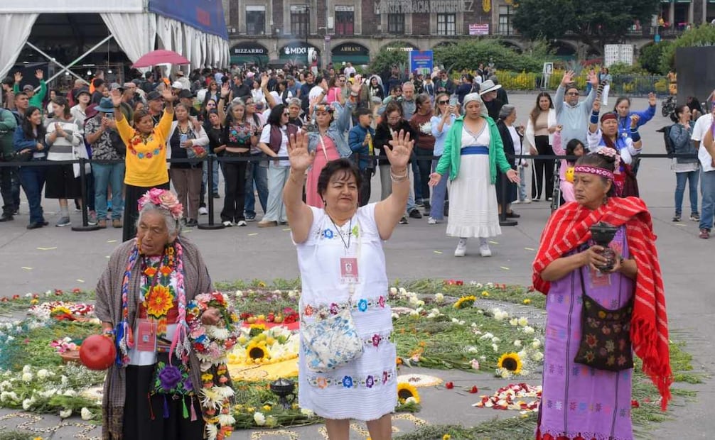Coyoacán lleva chinelos y comparsas al Zócalo; Oaxaca cierra fiesta indígena con calenda.
Foto: Especial.