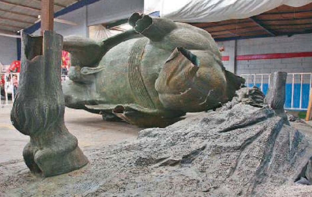 El vigilante del estado que lleva su nombre fue robado de su lugar en el kilómetro 46.9 de la autopista México-Cuernavaca; a 34 meses, aún no hay avances en su remozamiento. Foto: Especial