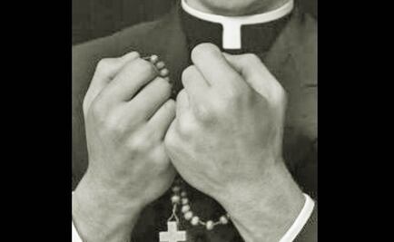 Detienen a sacerdote acusado de abuso sexual contra menor de 12 años