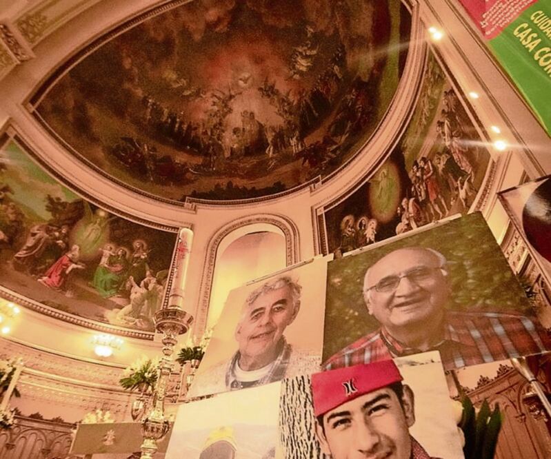 En junio pasado, los sacerdotes jesuitas Javier Campos Morales y Joaquín Mora Salazar, y un guía turístico, fueron asesinados en Cerocahui, Chihuahua. Foto: Tomada de Twitter