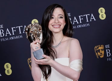 ¿Quién es Mikey Madison, la actriz que podría arrebatarle el Oscar a Demi Moore?