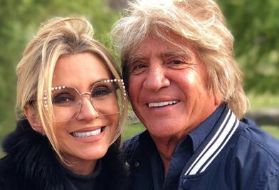 Daniela Castro reconoce que no ha buscado ayuda, pese a que no puede superar la muerte de su padre 