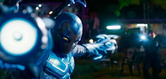 Blue Beetle frena el verano rosa de Barbie y pinta de azul el cine