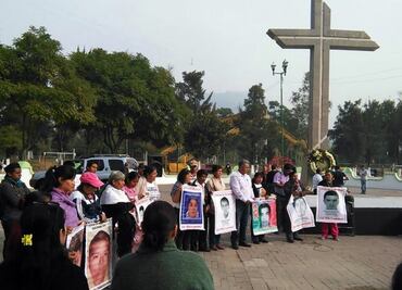 Familiares de los 43 recuerdan a víctimas de explosión en San Juanico