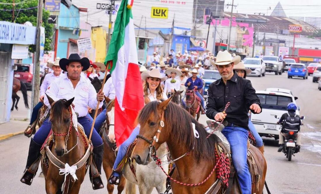 Alejandro Murat en la "Cabalgata de la Unidad" en Tabasco. Foto: X @alejandromurat