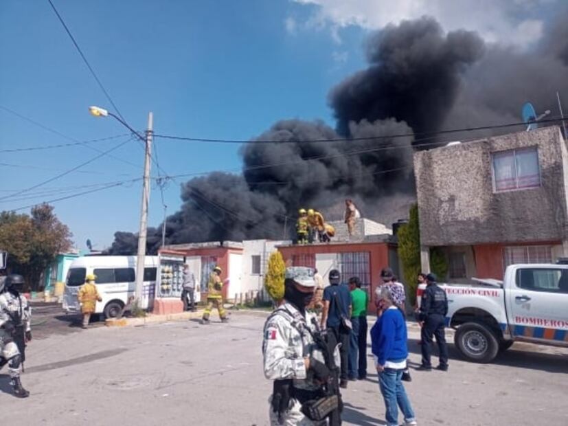 Reportan incendio en al menos cinco casas de Huehuetoca; autoridades investigan origen del fuego