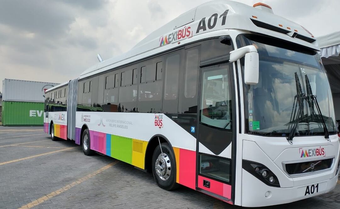 Será el primer transporte articulado con placas federales que entrará al aeropuerto. Foto: Especial