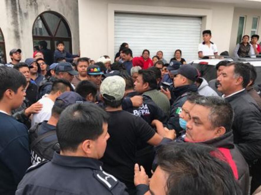 Imagen ilustrativa sobre linchamiento a un hombre por presunto robo de auto Puebla. Foto: EL UNIVERSAL