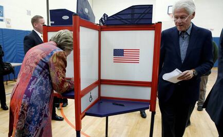 Clinton, emocionada por votar en NY