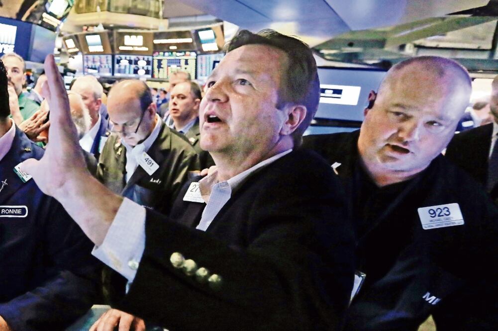 De acuerdo con la calificadora Moody’s, con el Brexit los inversionistas retiran capitales de mercados emergentes, como los de América Latina (ARCHIVO EL UNIVERSAL)