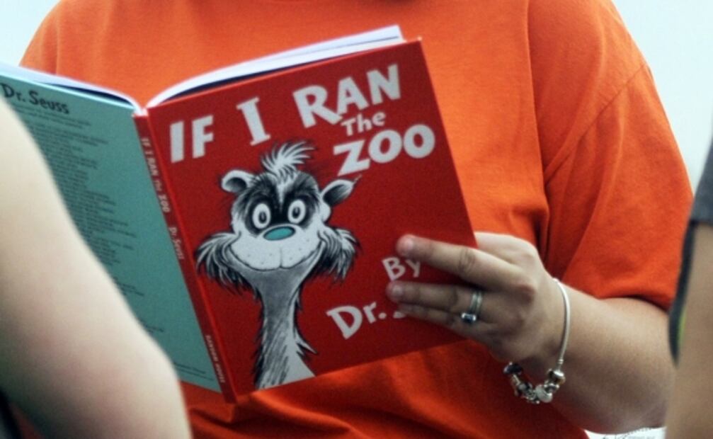 Por estereotipos racistas, seis libros de Dr. Seuss dejarán de publicarse