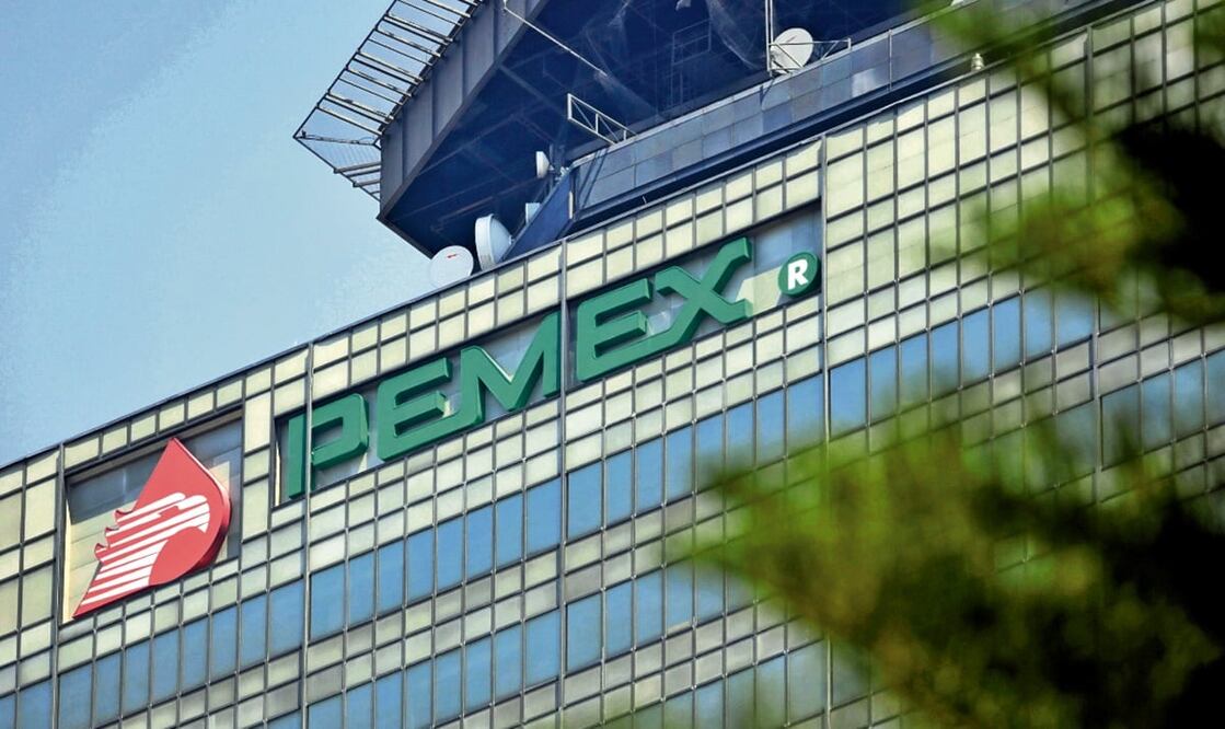 Pemex comprometió cinco mil 356 millones de pesos en la renta de dos mil 200 camionetas para el combate al robo de hidrocarburos. Foto: archivo/EL UNIVERSAL