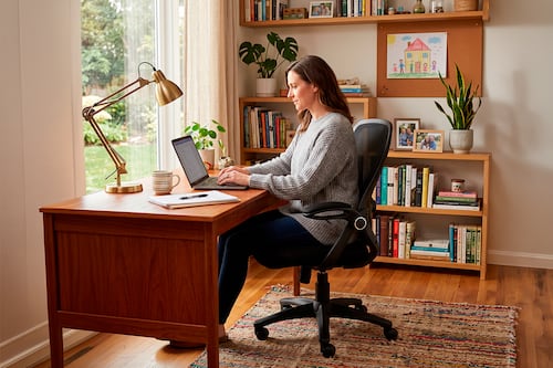 Sillas ergonómicas y escritorios adecuados impactan en la productividad. Foto: Cortesía