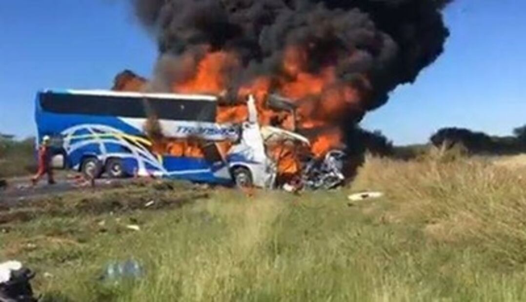 Choque en Tamaulipas deja dos muertos y 17 lesionados