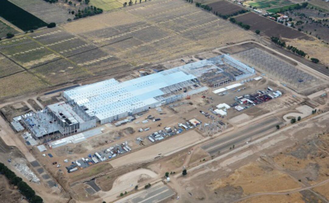 Se coloca la primera piedra de la nueva planta de Pirelli